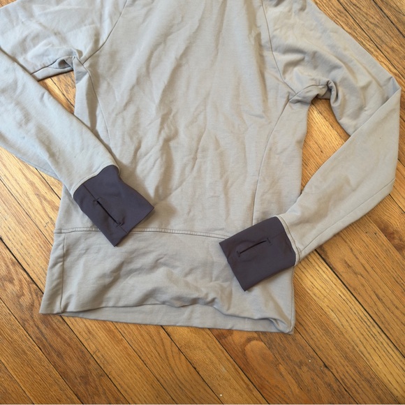 Rare Arc'teryx Women's Detente Hoodie with adorable chest Accents FINAL PRICE - Picture 11 of 13